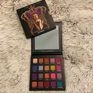 Eloise The Queen Eyeshadow Pallet